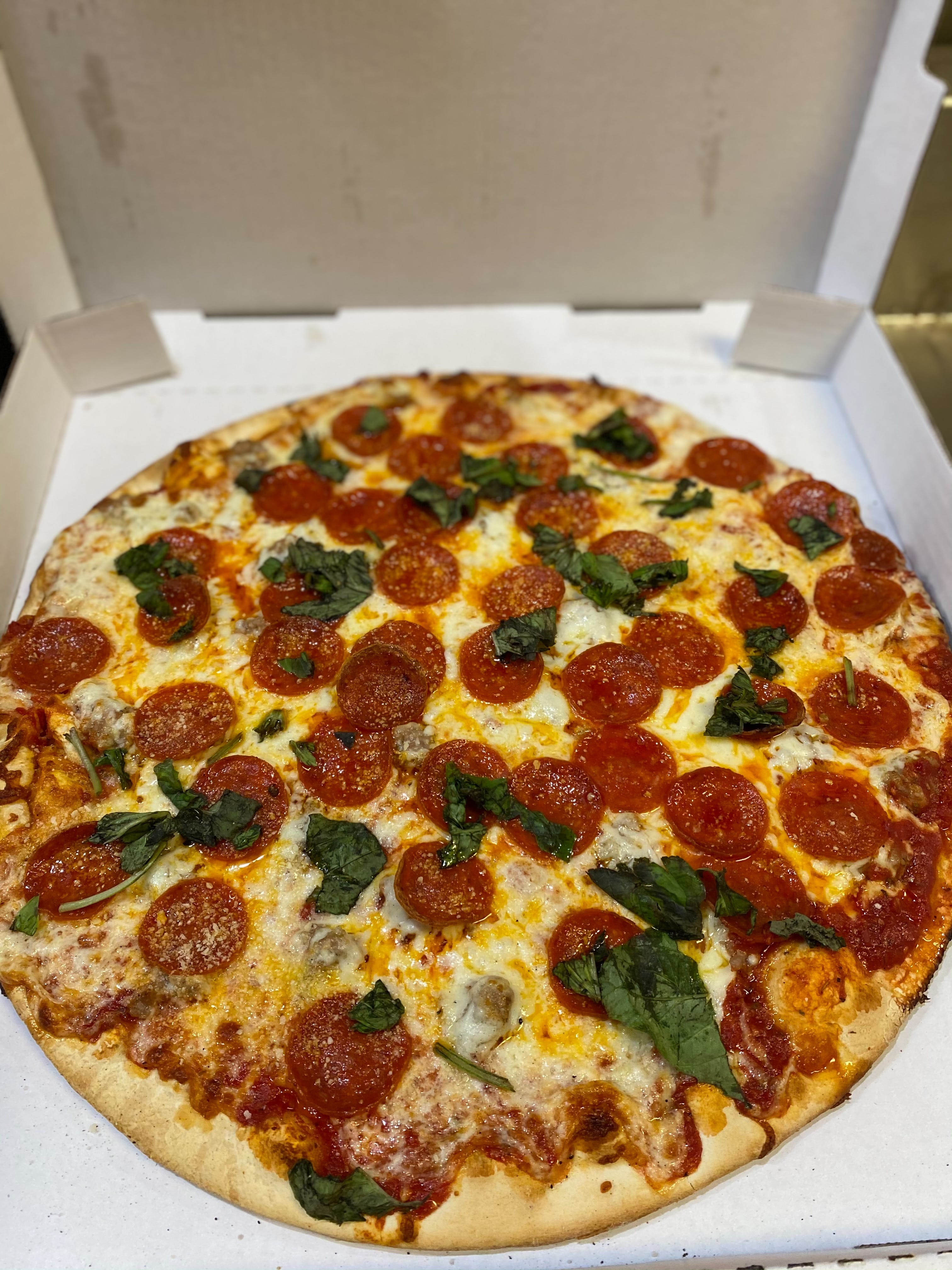 Gianni's Pizza & Italian Ristorante hero